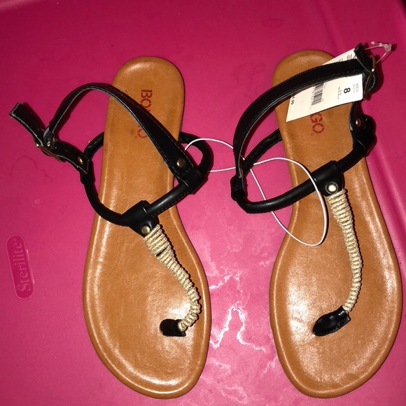 Bongo Women's Wasabi Black/Gold T-Strap Sandal - Picture 2 of 4